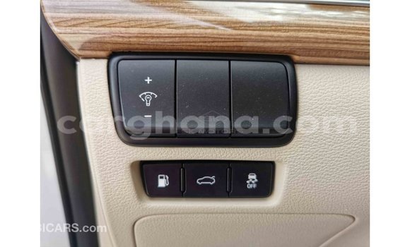 Sayi Imported Kia Cadenza White Mota in Import - Dubai a Ashanti Sayi Imported Kia Cadenza White Mota in Import - Dubai a Ashanti