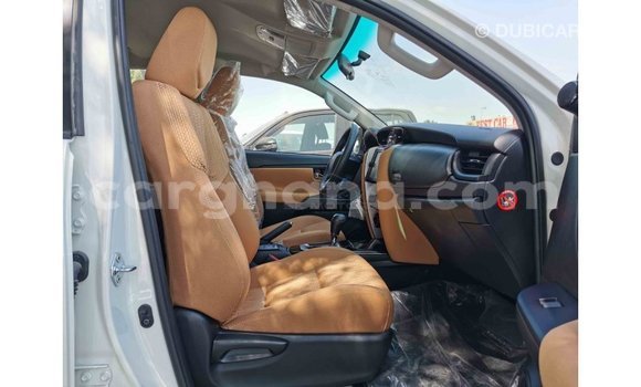 Ra Imported Toyota Fortuner funfun Ọkọ̀ in Import - Dubai ni Ashanti Ra Imported Toyota Fortuner funfun Ọkọ̀ in Import - Dubai ni Ashanti