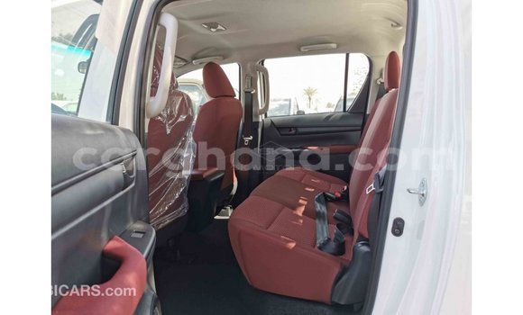 Buy Import Toyota Hilux White Car in Import - Dubai in Ashanti Buy Import Toyota Hilux White Car in Import - Dubai in Ashanti