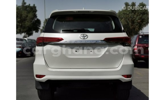 Ra Imported Toyota Fortuner funfun Ọkọ̀ in Import - Dubai ni Ashanti Ra Imported Toyota Fortuner funfun Ọkọ̀ in Import - Dubai ni Ashanti