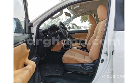 Ra Imported Toyota Fortuner funfun Ọkọ̀ in Import - Dubai ni Ashanti Ra Imported Toyota Fortuner funfun Ọkọ̀ in Import - Dubai ni Ashanti