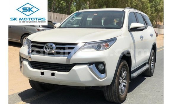 Buy Import Toyota Fortuner White Car in Import - Dubai in Ashanti Buy Import Toyota Fortuner White Car in Import - Dubai in Ashanti