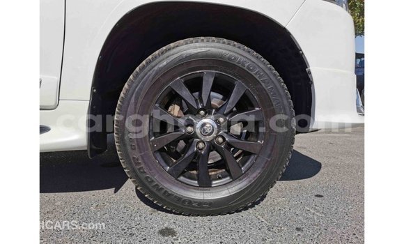Buy Import Toyota Land Cruiser White Car in Import - Dubai in Ashanti Buy Import Toyota Land Cruiser White Car in Import - Dubai in Ashanti
