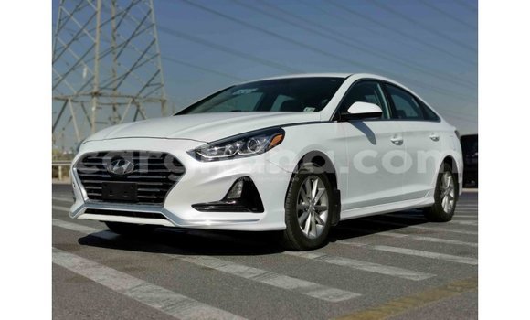 Ra Imported Hyundai Sonata funfun Ọkọ̀ in Import - Dubai ni Ashanti Ra Imported Hyundai Sonata funfun Ọkọ̀ in Import - Dubai ni Ashanti