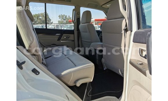 Sayi Imported Mitsubishi Pajero White Mota in Import - Dubai a Ashanti Sayi Imported Mitsubishi Pajero White Mota in Import - Dubai a Ashanti