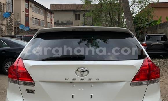 Buy Used Toyota Venza White Car in Sekondi in Western