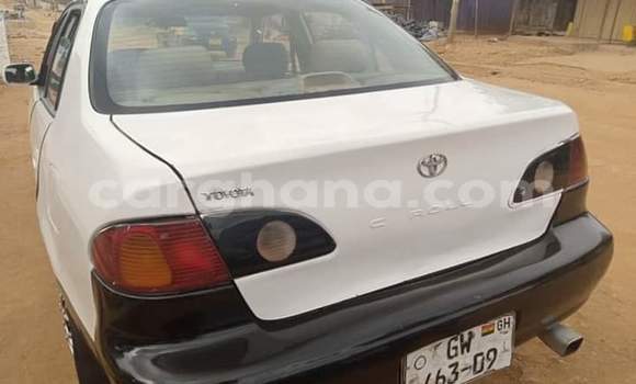 Ra Àlòkù Toyota Corolla funfun Ọkọ̀ in Sekondi ni Oorun Ra Àlòkù Toyota Corolla funfun Ọkọ̀ in Sekondi ni Oorun