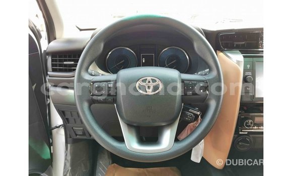 Sayi Imported Toyota Fortuner White Mota in Import - Dubai a Ashanti Sayi Imported Toyota Fortuner White Mota in Import - Dubai a Ashanti