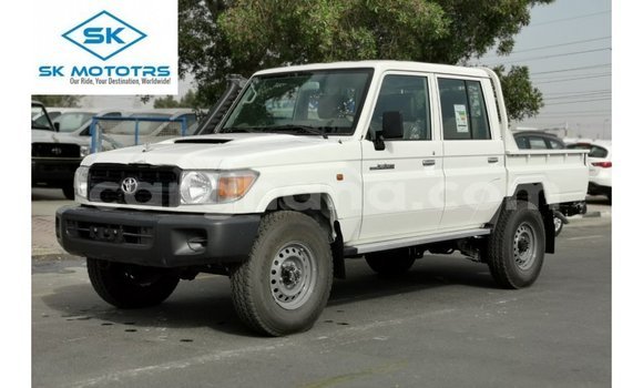 Ra Imported Toyota Land Cruiser funfun Ọkọ̀ in Import - Dubai ni Ashanti Ra Imported Toyota Land Cruiser funfun Ọkọ̀ in Import - Dubai ni Ashanti