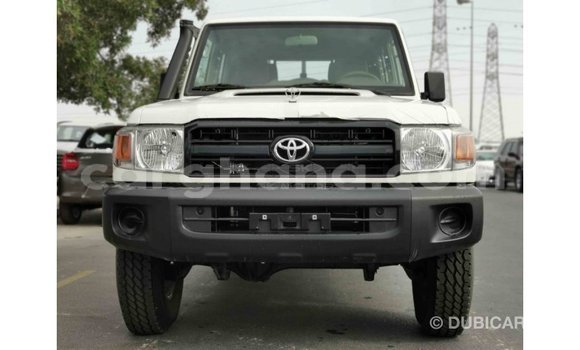 Ra Imported Toyota Land Cruiser funfun Ọkọ̀ in Import - Dubai ni Ashanti Ra Imported Toyota Land Cruiser funfun Ọkọ̀ in Import - Dubai ni Ashanti