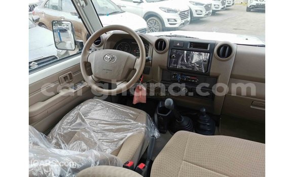 Ra Imported Toyota Land Cruiser funfun Ọkọ̀ in Import - Dubai ni Ashanti Ra Imported Toyota Land Cruiser funfun Ọkọ̀ in Import - Dubai ni Ashanti