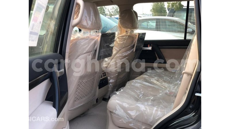 Big with watermark toyota land cruiser ashanti import dubai 20634