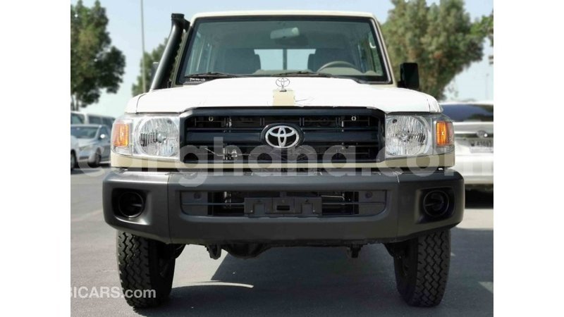 Big with watermark toyota land cruiser ashanti import dubai 20645