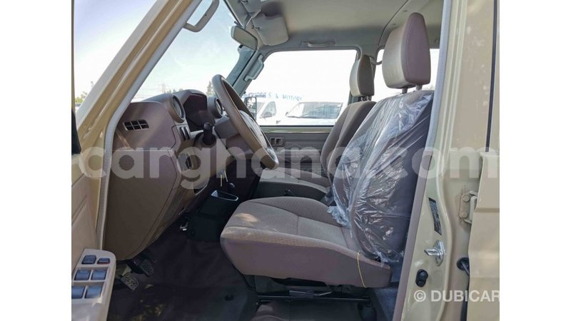 Big with watermark toyota land cruiser ashanti import dubai 20645