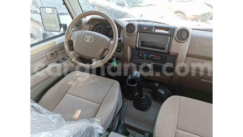 Big with watermark toyota land cruiser ashanti import dubai 20645