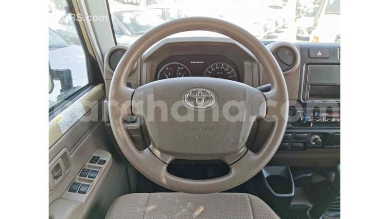 Big with watermark toyota land cruiser ashanti import dubai 20645