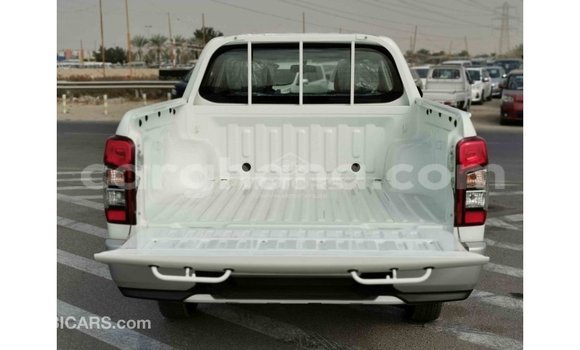 Buy Import Mitsubishi L200 White Car in Import - Dubai in Ashanti Buy Import Mitsubishi L200 White Car in Import - Dubai in Ashanti