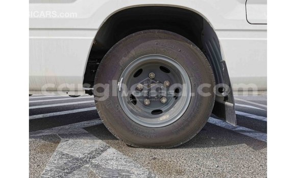 Ra Imported Toyota Coaster funfun Ọkọ̀ in Import - Dubai ni Ashanti Ra Imported Toyota Coaster funfun Ọkọ̀ in Import - Dubai ni Ashanti