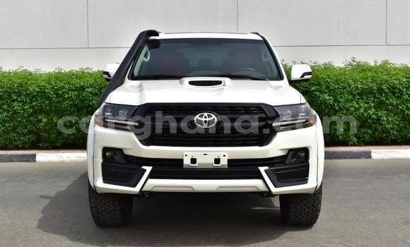 Ra Tuntun Toyota Land Cruiser funfun Ọkọ̀ in Import - Dubai ni Ashanti