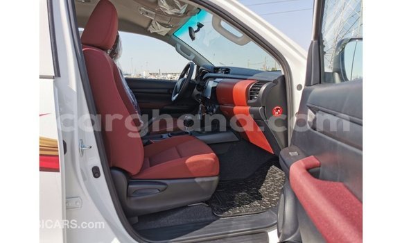 Buy Import Toyota Hilux White Car in Import - Dubai in Ashanti Buy Import Toyota Hilux White Car in Import - Dubai in Ashanti