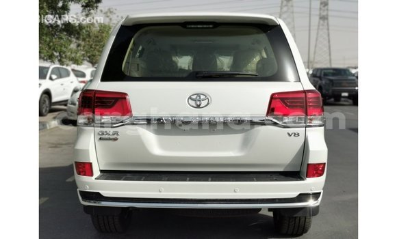 Sayi Imported Toyota Land Cruiser White Mota in Import - Dubai a Ashanti Sayi Imported Toyota Land Cruiser White Mota in Import - Dubai a Ashanti