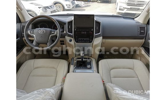 Sayi Imported Toyota Land Cruiser White Mota in Import - Dubai a Ashanti Sayi Imported Toyota Land Cruiser White Mota in Import - Dubai a Ashanti