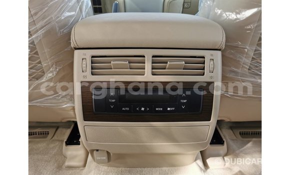 Sayi Imported Toyota Land Cruiser White Mota in Import - Dubai a Ashanti Sayi Imported Toyota Land Cruiser White Mota in Import - Dubai a Ashanti