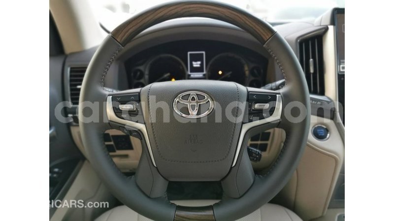 Big with watermark toyota land cruiser ashanti import dubai 20705