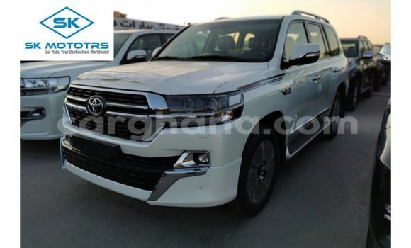Sayi Imported Toyota Land Cruiser White Mota in Import - Dubai a Ashanti Sayi Imported Toyota Land Cruiser White Mota in Import - Dubai a Ashanti