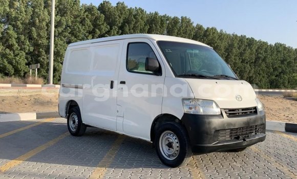 Buy Import Daihatsu Sirion White Car in Import - Dubai in Ashanti