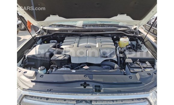 Buy Import Toyota Land Cruiser White Car in Import - Dubai in Ashanti Buy Import Toyota Land Cruiser White Car in Import - Dubai in Ashanti