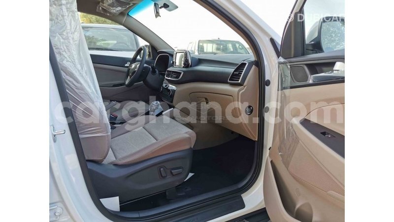 Big with watermark hyundai tucson ashanti import dubai 20730