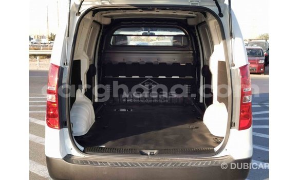 Sayi Imported Hyundai Cargo White Mota in Import - Dubai a Ashanti Sayi Imported Hyundai Cargo White Mota in Import - Dubai a Ashanti