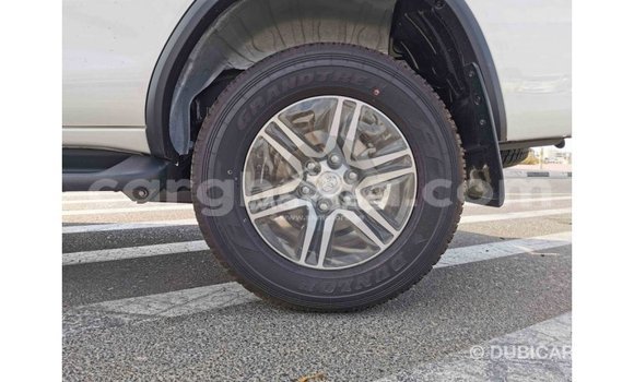 Ra Imported Toyota Fortuner funfun Ọkọ̀ in Import - Dubai ni Ashanti Ra Imported Toyota Fortuner funfun Ọkọ̀ in Import - Dubai ni Ashanti