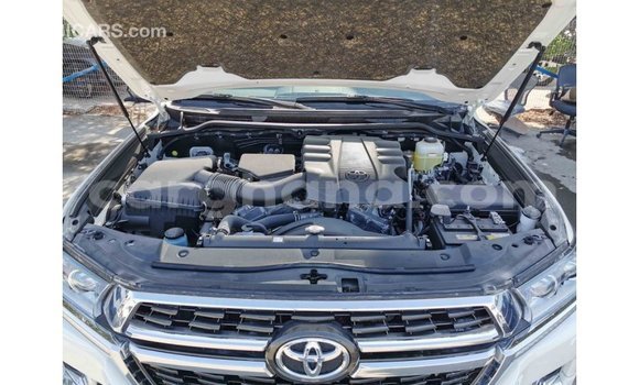 Ra Imported Toyota Land Cruiser funfun Ọkọ̀ in Import - Dubai ni Ashanti Ra Imported Toyota Land Cruiser funfun Ọkọ̀ in Import - Dubai ni Ashanti