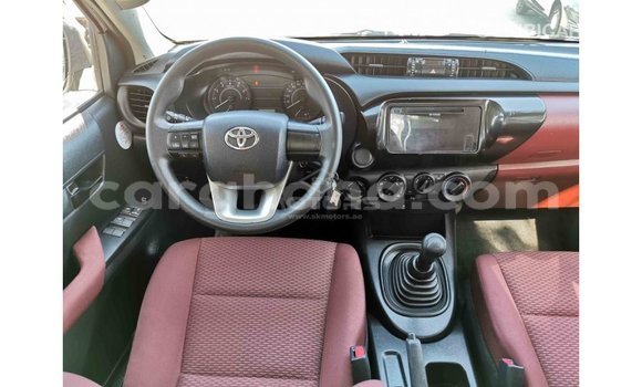 Sayi Imported Toyota Hilux White Mota in Import - Dubai a Ashanti Sayi Imported Toyota Hilux White Mota in Import - Dubai a Ashanti