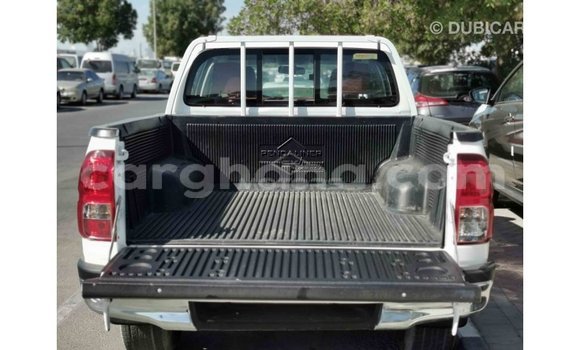 Sayi Imported Toyota Hilux White Mota in Import - Dubai a Ashanti Sayi Imported Toyota Hilux White Mota in Import - Dubai a Ashanti