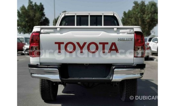 Sayi Imported Toyota Hilux White Mota in Import - Dubai a Ashanti Sayi Imported Toyota Hilux White Mota in Import - Dubai a Ashanti