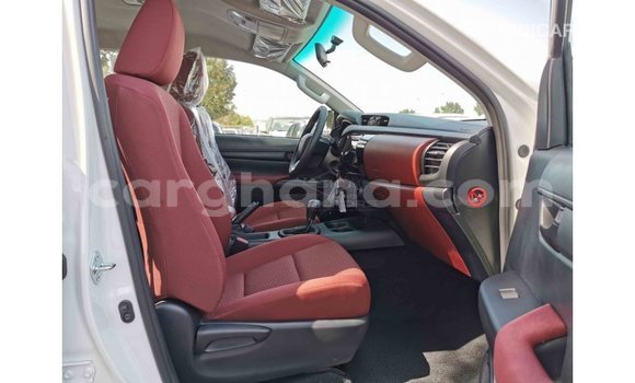 Sayi Imported Toyota Hilux White Mota in Import - Dubai a Ashanti Sayi Imported Toyota Hilux White Mota in Import - Dubai a Ashanti