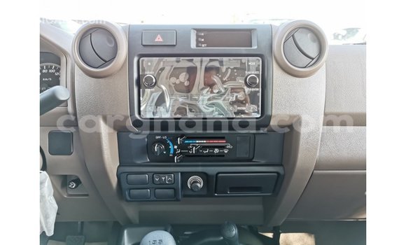 Buy Import Toyota Land Cruiser White Car in Import - Dubai in Ashanti Buy Import Toyota Land Cruiser White Car in Import - Dubai in Ashanti