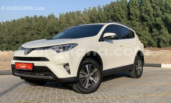Buy Import Toyota 4Runner White Car in Import - Dubai in Ashanti Buy Import Toyota 4Runner White Car in Import - Dubai in Ashanti
