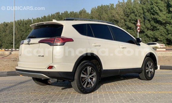 Buy Import Toyota 4Runner White Car in Import - Dubai in Ashanti Buy Import Toyota 4Runner White Car in Import - Dubai in Ashanti