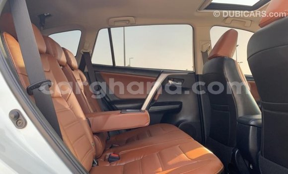 Buy Import Toyota 4Runner White Car in Import - Dubai in Ashanti Buy Import Toyota 4Runner White Car in Import - Dubai in Ashanti