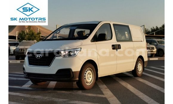 Sayi Imported Hyundai Accent White Mota in Import - Dubai a Ashanti Sayi Imported Hyundai Accent White Mota in Import - Dubai a Ashanti