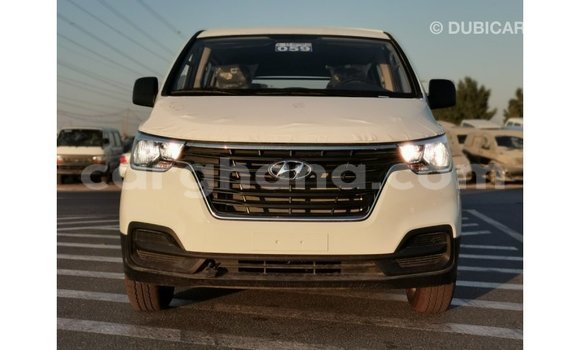 Sayi Imported Hyundai Accent White Mota in Import - Dubai a Ashanti Sayi Imported Hyundai Accent White Mota in Import - Dubai a Ashanti