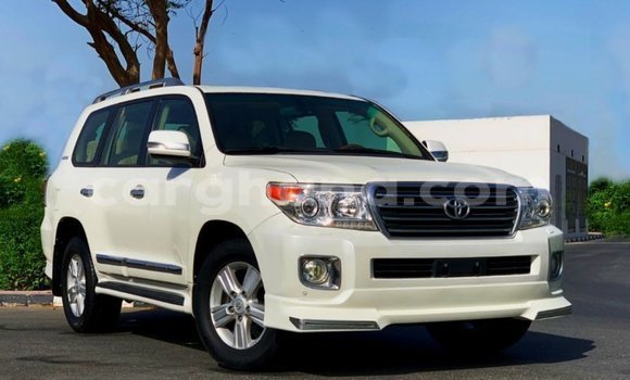 Sayi Imported Toyota Land Cruiser White Mota in Import - Dubai a Ashanti