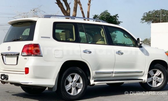 Ra Imported Toyota Land Cruiser funfun Ọkọ̀ in Import - Dubai ni Ashanti Ra Imported Toyota Land Cruiser funfun Ọkọ̀ in Import - Dubai ni Ashanti