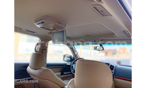 Ra Imported Toyota Land Cruiser funfun Ọkọ̀ in Import - Dubai ni Ashanti Ra Imported Toyota Land Cruiser funfun Ọkọ̀ in Import - Dubai ni Ashanti