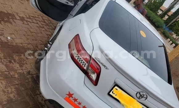 Ra Àlòkù Toyota Corolla II funfun Ọkọ̀ in Accra ni Greater Accra