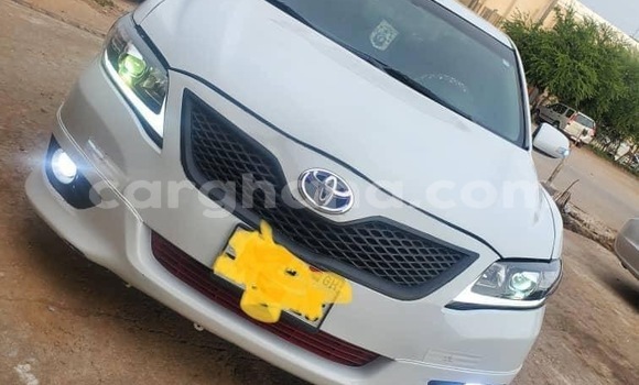 Ra Àlòkù Toyota Corolla II funfun Ọkọ̀ in Accra ni Greater Accra Ra Àlòkù Toyota Corolla II funfun Ọkọ̀ in Accra ni Greater Accra